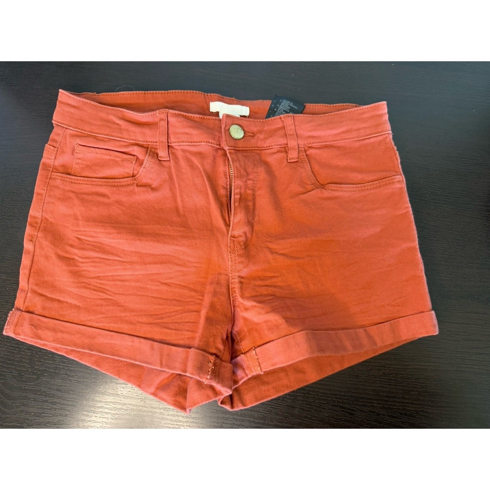 H&M Women's Shorts Size Six Pre Owned Great Condition‎